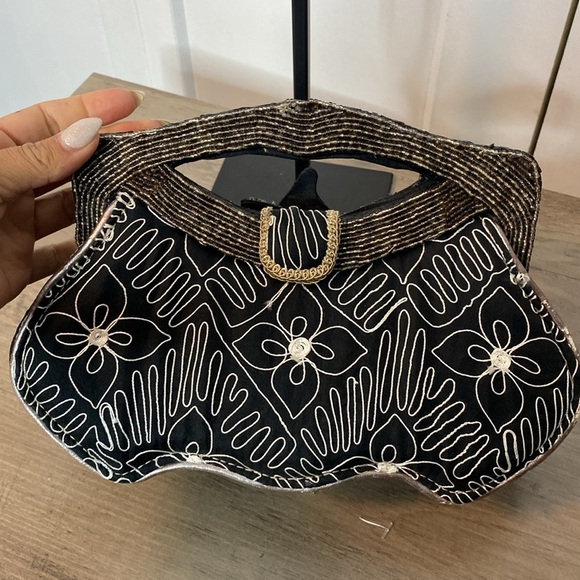 Mary Frances Black and greys Clutch - unique design - intricate beading and flor - Picture 4 of 7
